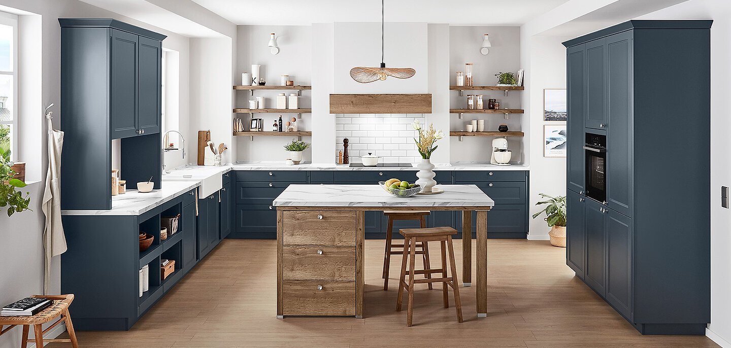 Bar handles on German kitchen drawers