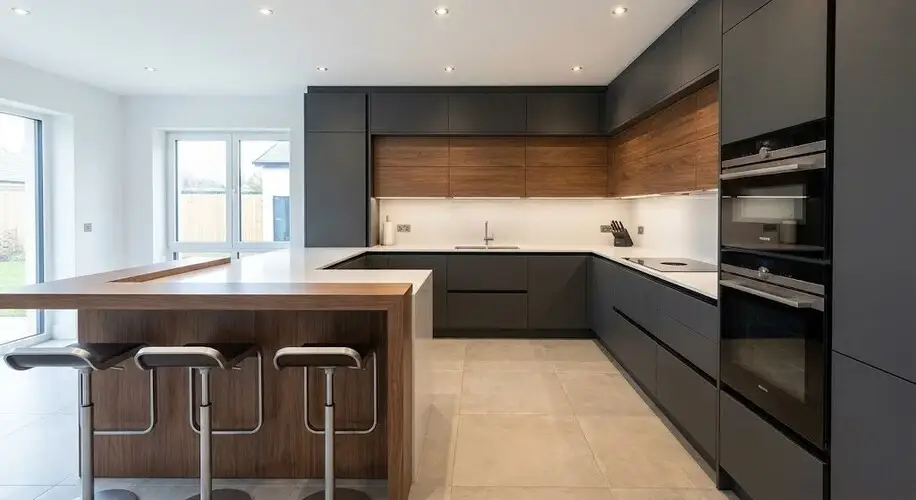 G-shaped kitchen layout diagram showing three walls of a U-shape plus a short additional return creating a partial fourth side